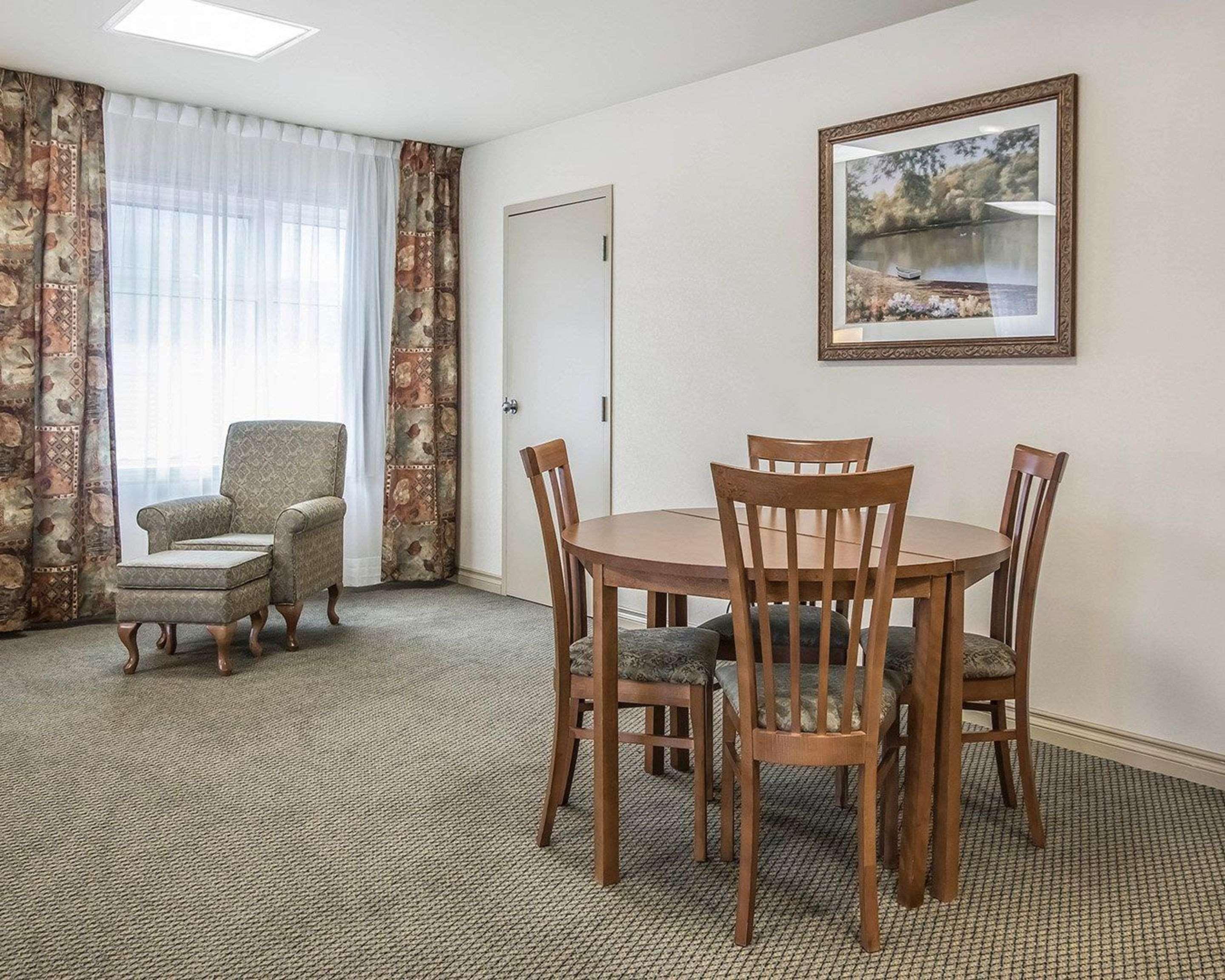 Quality Suites Drummondville Exterior foto